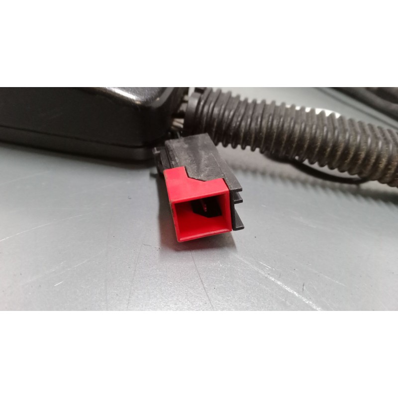 Recambio de anclaje cinturon delantero izquierdo para ford focus i turnier (dnw) 1.8 turbo di / tddi referencia OEM IAM    Recambio de anclaje cinturon delantero izquierdo para ford focus i turnier (dnw) 1.8 turbo di / tddi referencia OEM IAM