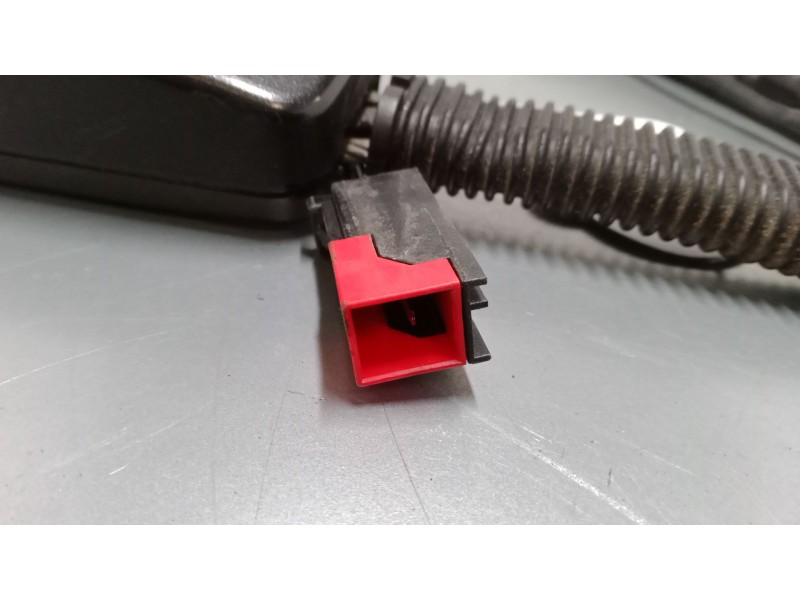 Recambio de anclaje cinturon delantero izquierdo para ford focus i turnier (dnw) 1.8 turbo di / tddi referencia OEM IAM    Recambio de anclaje cinturon delantero izquierdo para ford focus i turnier (dnw) 1.8 turbo di / tddi referencia OEM IAM