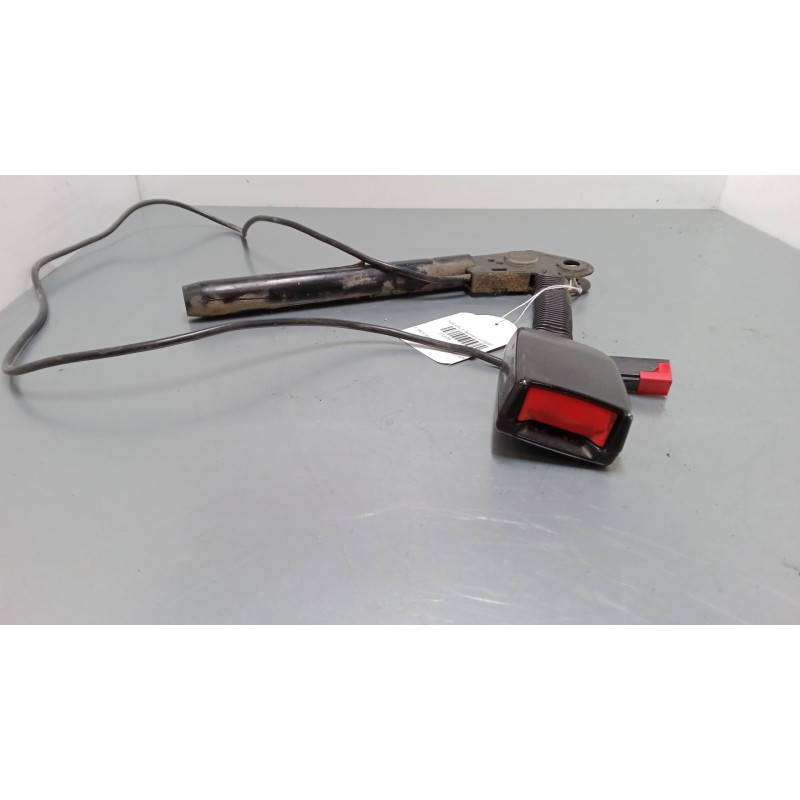 Recambio de anclaje cinturon delantero izquierdo para ford focus i turnier (dnw) 1.8 turbo di / tddi referencia OEM IAM    Recambio de anclaje cinturon delantero izquierdo para ford focus i turnier (dnw) 1.8 turbo di / tddi referencia OEM IAM