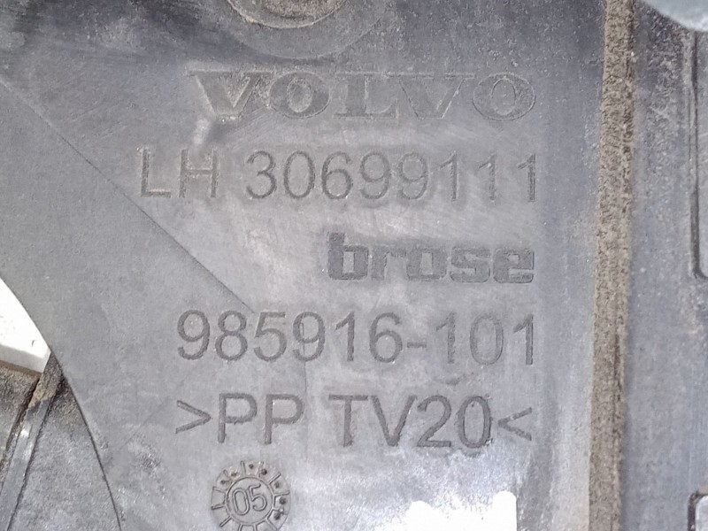 Recambio de cerradura puerta trasera izquierda para volvo v50 (545) 2.0 d referencia OEM IAM 30699111  