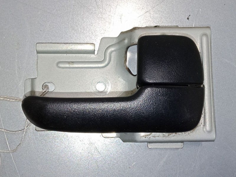 Recambio de maneta interior puerta trasera derecha para mazda 323 f v (ba) 1.8 16v (ba8p) referencia OEM IAM    Recambio de maneta interior puerta trasera derecha para mazda 323 f v (ba) 1.8 16v (ba8p) referencia OEM IAM