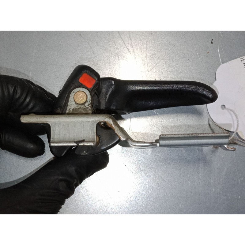 Recambio de maneta interior puerta trasera derecha para mazda 323 f v (ba) 1.8 16v (ba8p) referencia OEM IAM    Recambio de maneta interior puerta trasera derecha para mazda 323 f v (ba) 1.8 16v (ba8p) referencia OEM IAM