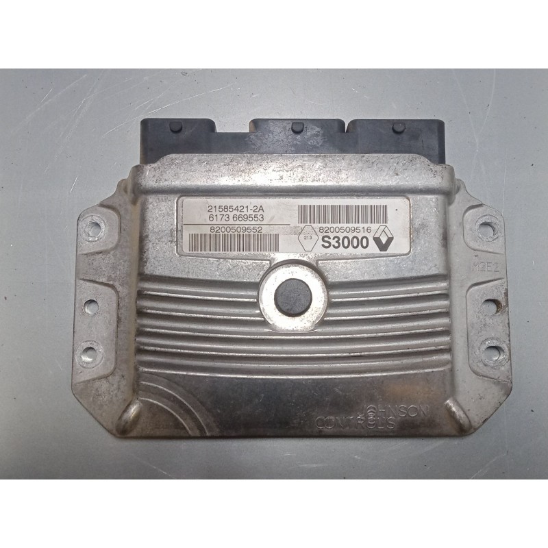 Recambio de centralita motor uce para renault scénic ii (jm0/1_) 1.6 16v (jm1r) referencia OEM IAM 8200509552  
