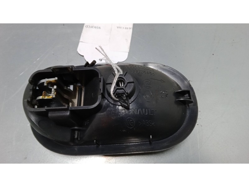 Recambio de maneta interior puerta delantera derecha para renault scénic ii (jm0/1_) 1.6 16v (jm1r) referencia OEM IAM 820002848