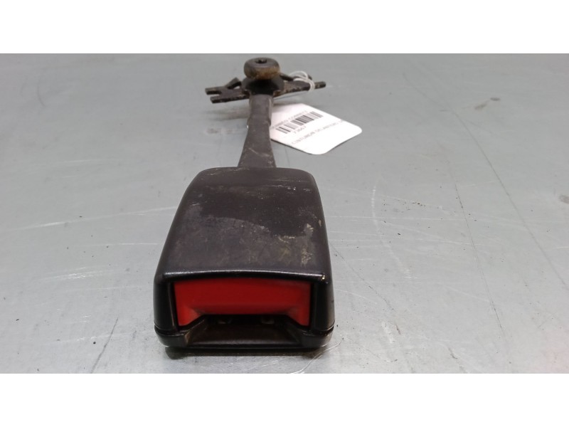 Recambio de anclaje cinturon delantero derecho para ford tourneo connect 1.8 tdci referencia OEM IAM   