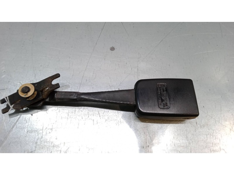 Recambio de anclaje cinturon delantero izquierdo para ford tourneo connect 1.8 tdci referencia OEM IAM   