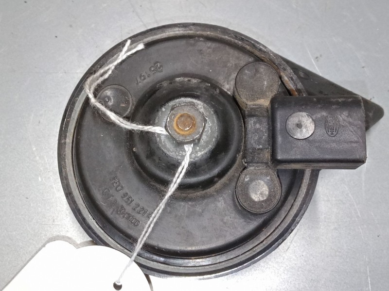 Recambio de claxon para audi a4 b7 avant (8ed) 2.0 tdi referencia OEM IAM   