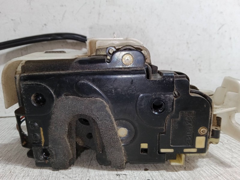 Recambio de cerradura puerta delantera izquierda para volkswagen polo iv sedán (9a4, 9a2, 9n2, 9a6) 1.4 referencia OEM IAM    Recambio de cerradura puerta delantera izquierda para volkswagen polo iv sedán (9a4, 9a2, 9n2, 9a6) 1.4 referencia OEM IAM