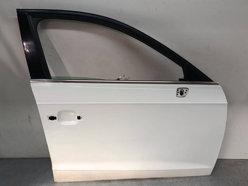 PUERTA DELANTERA DERECHA 8V3831052B 