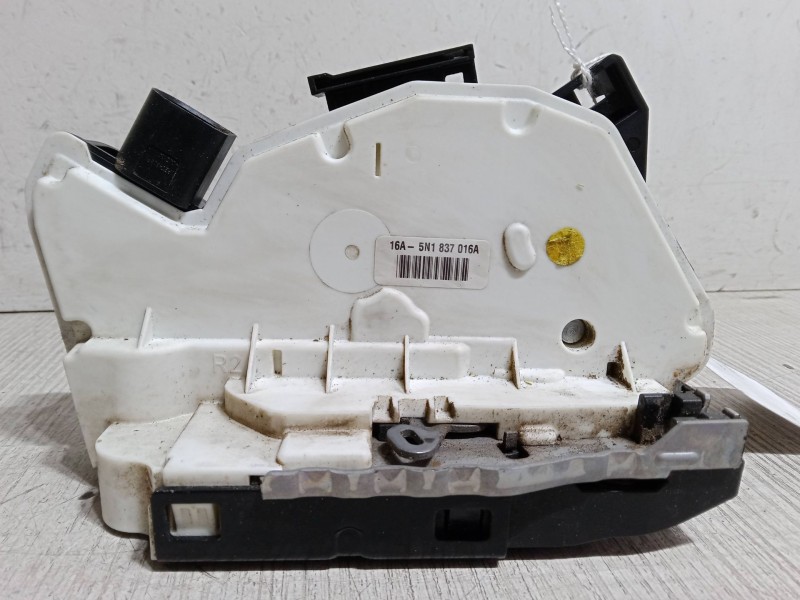 Recambio de cerradura puerta delantera derecha para volkswagen tiguan (5n_) 2.0 tdi referencia OEM IAM 3C1837016A  