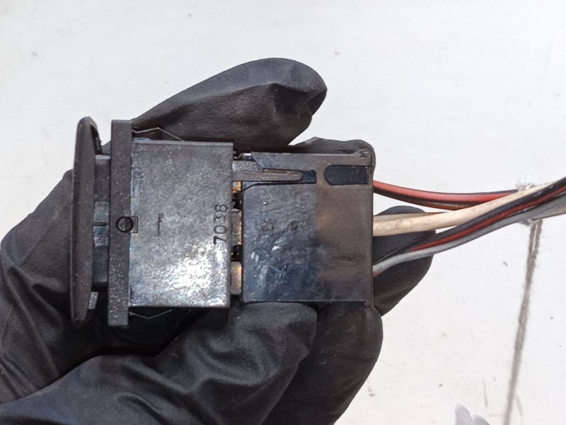 Recambio de mando elevalunas delantero izquierdo para seat ibiza ii (6k1) 1.4 i referencia OEM IAM   