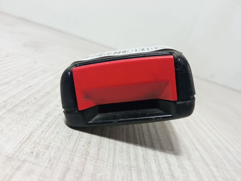 Recambio de anclaje cinturon delantero derecho para volkswagen golf iv (1j1) 1.9 tdi referencia OEM IAM 1J4858472  