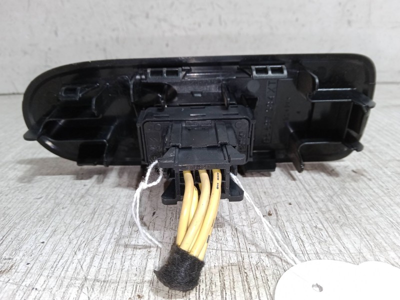 Recambio de mando elevalunas delantero derecho para citroën c3 ii (sc_) 1.4 hdi 70 (sc8hzc, sc8hr0, sc8hp4) referencia OEM IAM  