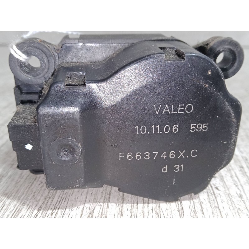 Recambio de motor apertura trampillas climatizador para citroën c2 (jm_) 1.4 hdi referencia OEM IAM f663746  
