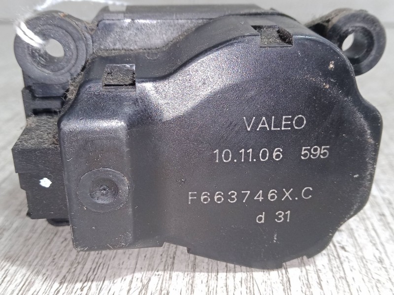 Recambio de motor apertura trampillas climatizador para citroën c2 (jm_) 1.4 hdi referencia OEM IAM f663746  