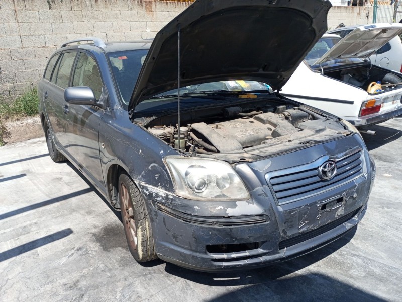 toyota avensis station wagon (_t25_) del año 2004