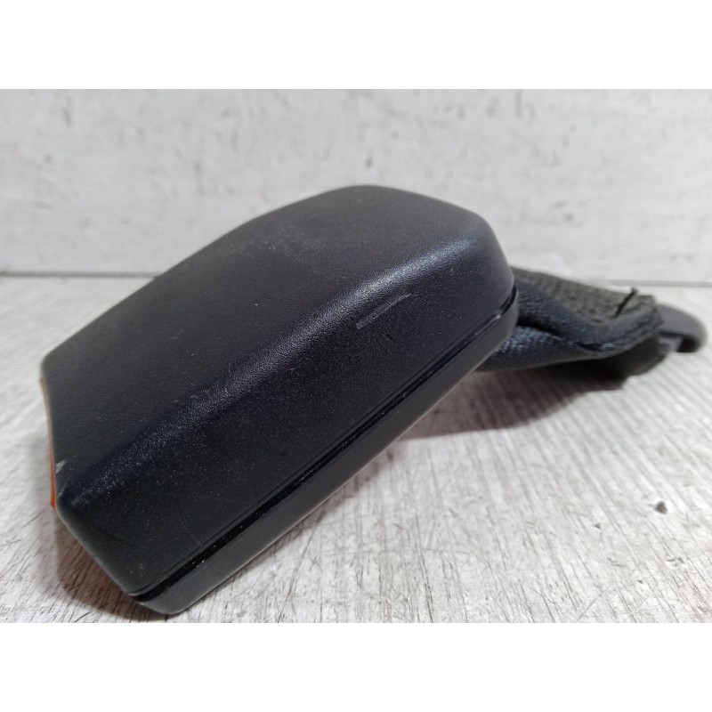 Recambio de enganche cinturon trasero izquierdo para ford focus c-max (dm2) 1.6 tdci referencia OEM IAM 1466561  