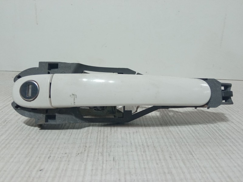 Recambio de maneta exterior puerta delantera derecha para volkswagen golf iv (1j1) 1.9 tdi referencia OEM IAM 3B0837885/886  