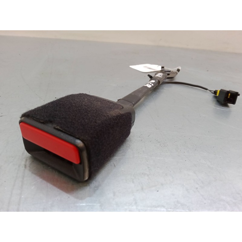 Recambio de anclaje cinturon delantero derecho para citroën c4 spacetourer (3d_) 1.5 bluehdi 130 referencia OEM IAM A6213509  