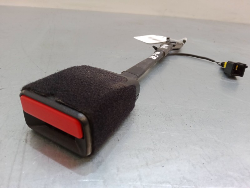 Recambio de anclaje cinturon delantero derecho para citroën c4 spacetourer (3d_) 1.5 bluehdi 130 referencia OEM IAM A6213509  