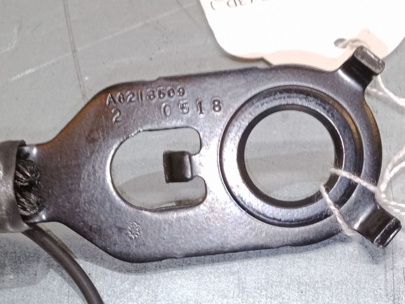 Recambio de anclaje cinturon delantero derecho para citroën c4 spacetourer (3d_) 1.5 bluehdi 130 referencia OEM IAM A6213509  