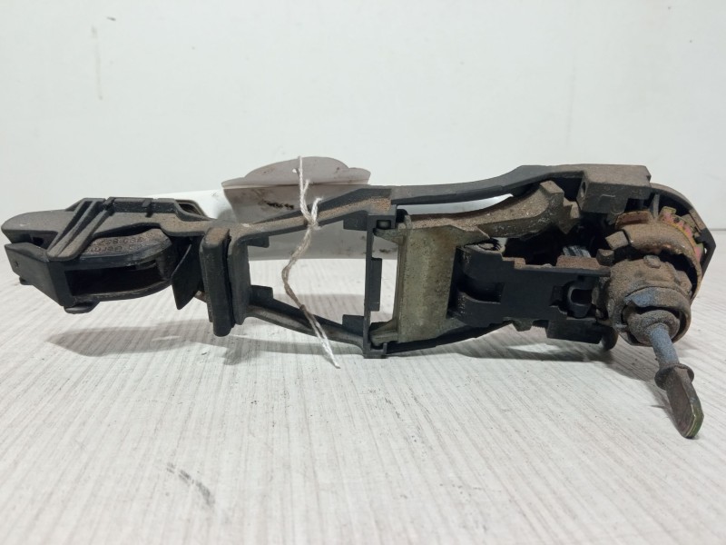 Recambio de maneta exterior puerta delantera derecha para volkswagen golf iv (1j1) 1.9 tdi referencia OEM IAM 3B0837885/886  