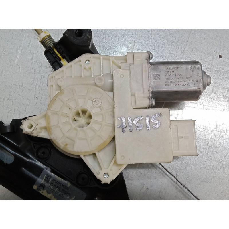 Recambio de elevalunas delantero derecho para citroën c4 spacetourer (3d_) 1.5 bluehdi 130 referencia OEM IAM 982607628098257096