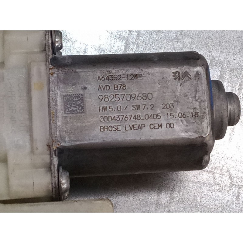 Recambio de elevalunas delantero derecho para citroën c4 spacetourer (3d_) 1.5 bluehdi 130 referencia OEM IAM 982607628098257096