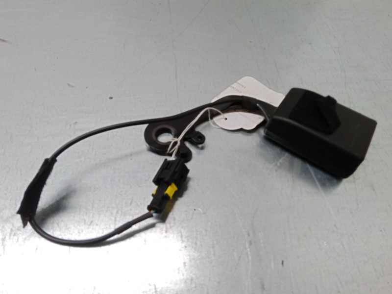 Recambio de enganche cinturon trasero derecho para citroën c4 spacetourer (3d_) 1.5 bluehdi 130 referencia OEM IAM 98001481XT  