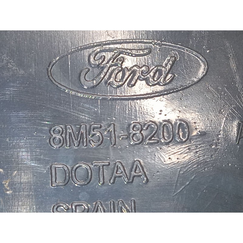 Recambio de rejillas capo para ford focus ii (da_, hcp, dp) 1.6 tdci referencia OEM IAM 8M518200  