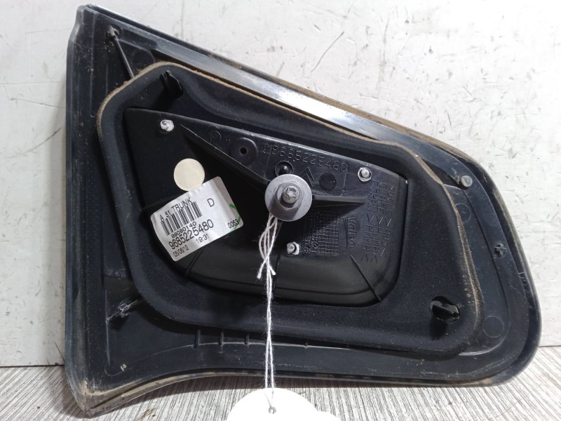 Recambio de piloto trasero derecho interior para citroën c3 ii (sc_) 1.4 hdi 70 (sc8hzc, sc8hr0, sc8hp4) referencia OEM IAM 9685