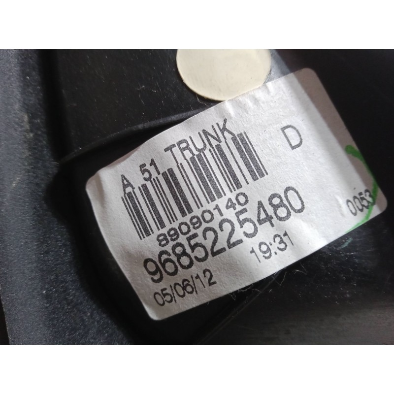 Recambio de piloto trasero derecho interior para citroën c3 ii (sc_) 1.4 hdi 70 (sc8hzc, sc8hr0, sc8hp4) referencia OEM IAM 9685