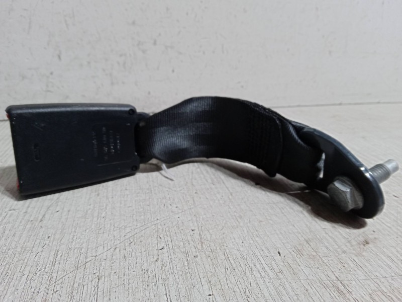 Recambio de enganche cinturon trasero derecho para citroën c3 ii (sc_) 1.4 hdi 70 (sc8hzc, sc8hr0, sc8hp4) referencia OEM IAM 96
