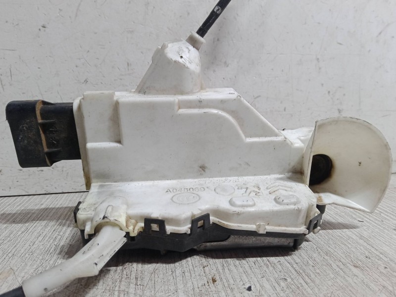 Recambio de cerradura puerta delantera izquierda para citroën c3 ii (sc_) 1.4 hdi 70 (sc8hzc, sc8hr0, sc8hp4) referencia OEM IAM