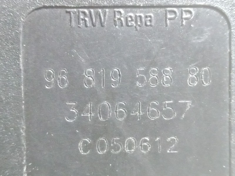 Recambio de enganche cinturon trasero izquierdo para citroën c3 ii (sc_) 1.4 hdi 70 (sc8hzc, sc8hr0, sc8hp4) referencia OEM IAM 
