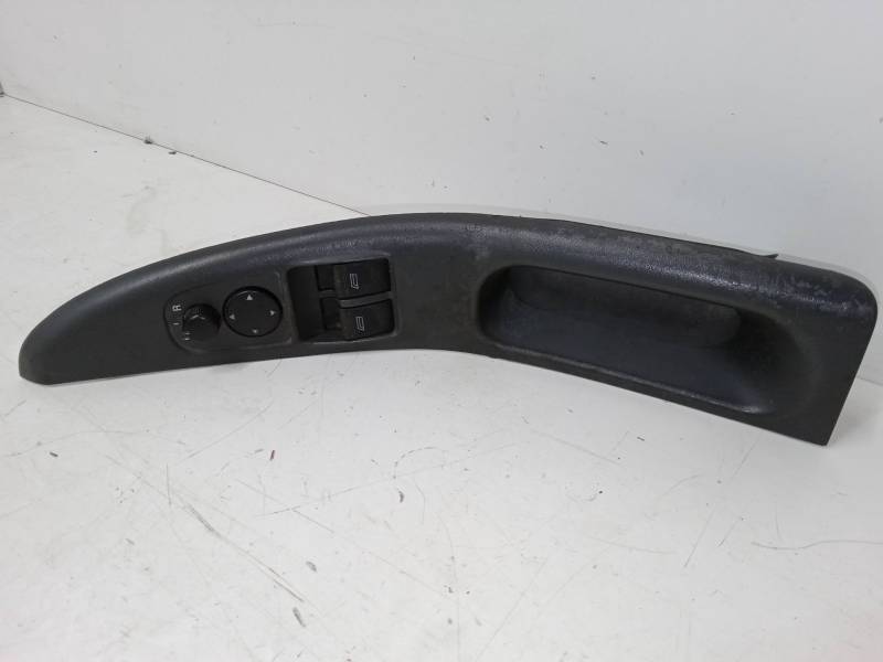 MANDO ELEVALUNAS DELANTERO IZQUIERDO 8D0959565A 