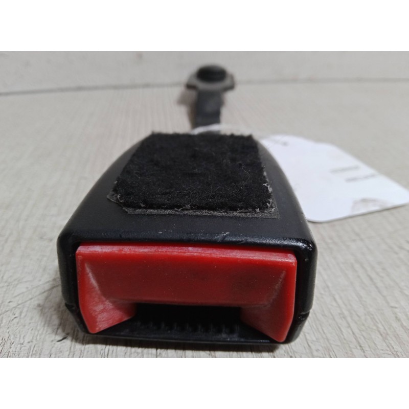 Recambio de anclaje cinturon delantero derecho para citroën c3 ii (sc_) 1.4 hdi 70 (sc8hzc, sc8hr0, sc8hp4) referencia OEM IAM 3