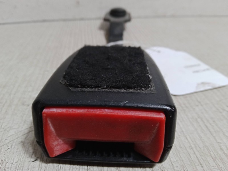 Recambio de anclaje cinturon delantero derecho para citroën c3 ii (sc_) 1.4 hdi 70 (sc8hzc, sc8hr0, sc8hp4) referencia OEM IAM 3