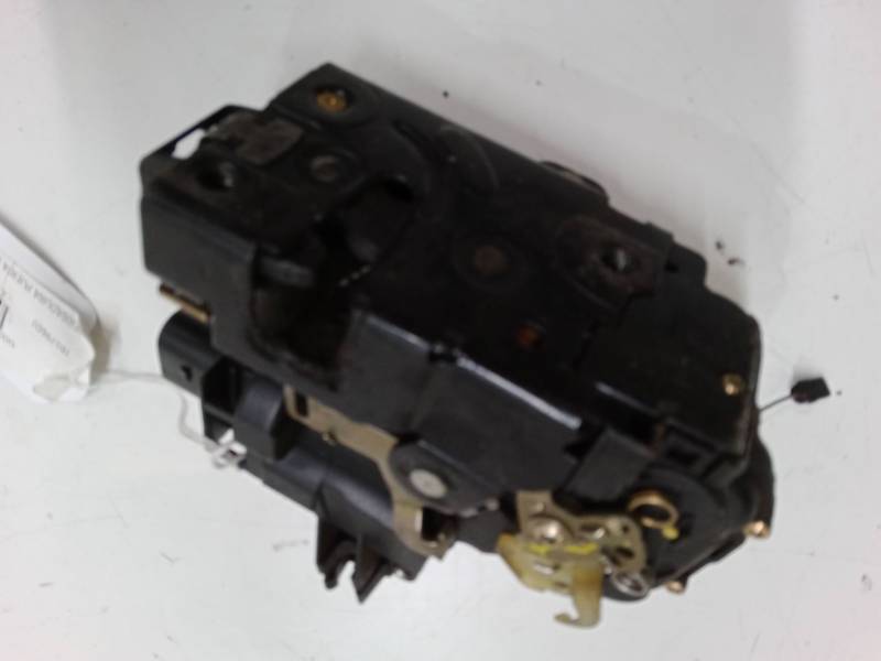 CERRADURA PUERTA DELANTERA IZQUIERDA 