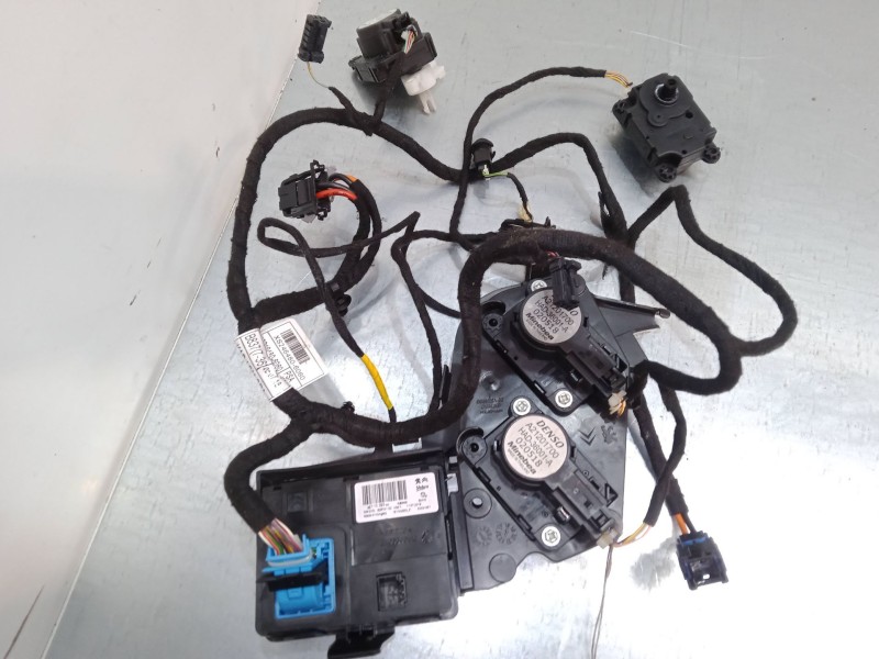 Recambio de motor apertura trampillas climatizador para citroën c4 spacetourer (3d_) 1.5 bluehdi 130 referencia OEM IAM 98110393