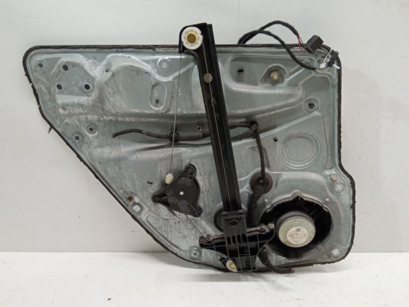 Recambio de elevalunas electrico trasero derecho para volkswagen golf iv (1j1) 1.9 tdi referencia OEM IAM   