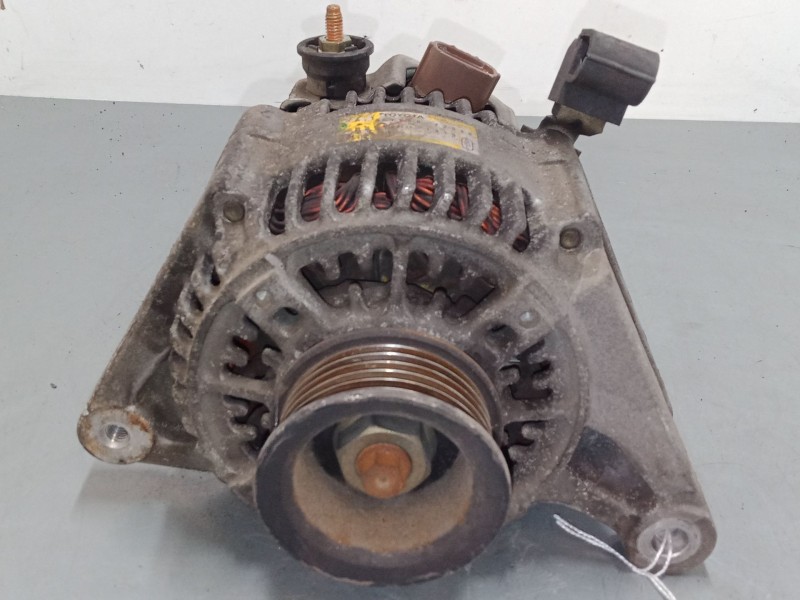 Recambio de alternador para toyota corolla (_e12_) 1.6 vvt-i (zze121_) referencia OEM IAM 27060-22030  