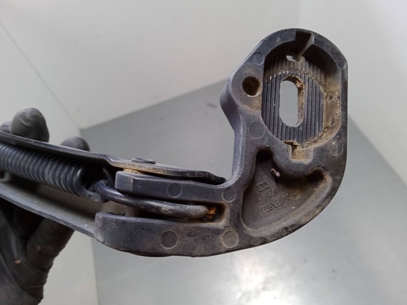 Recambio de brazo limpia delantero izquierdo para seat leon (1p1) 1.6 referencia OEM IAM   