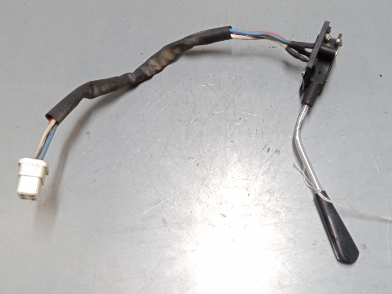 Recambio de mando de intermitencia para renault 12 variable (117_, 133_) 1.3 (1170) referencia OEM IAM    Recambio de mando de intermitencia para renault 12 variable (117_, 133_) 1.3 (1170) referencia OEM IAM