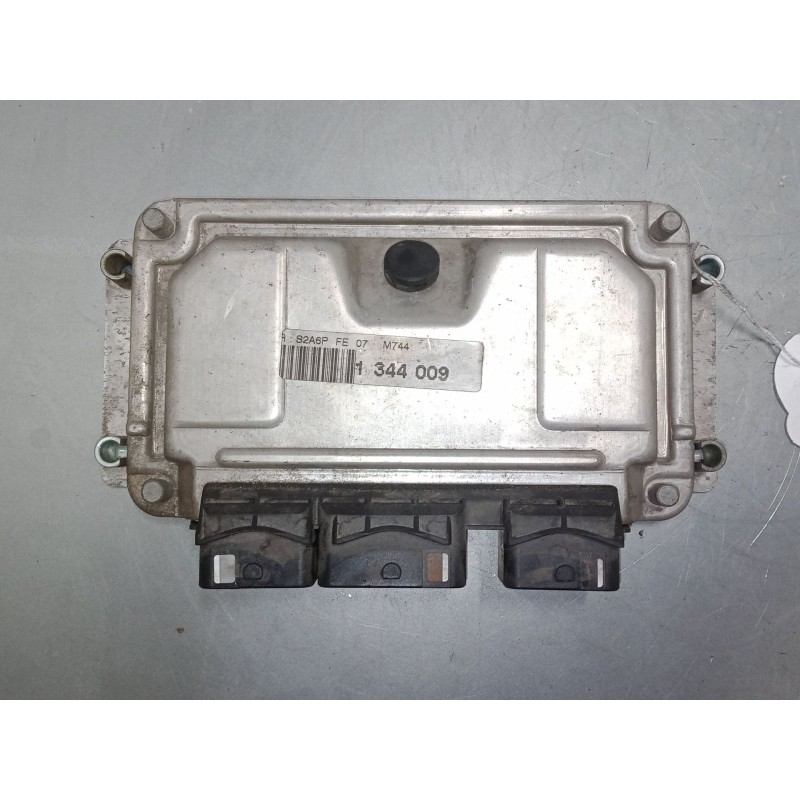 Recambio de centralita motor uce para peugeot 106 ii (1a_, 1c_) 1.1 i referencia OEM IAM 0261206246  9637838780