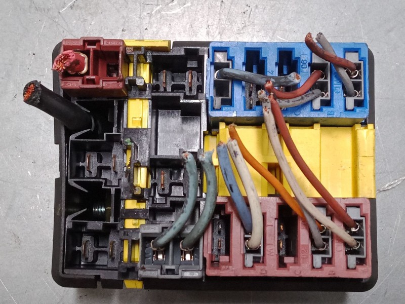 Recambio de caja reles / fusibles para peugeot 106 ii (1a_, 1c_) 1.1 i referencia OEM IAM   