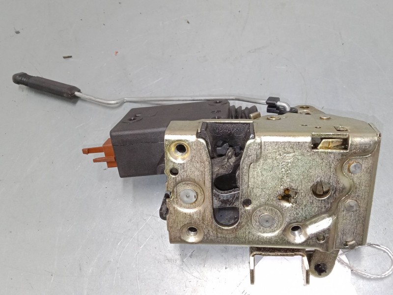 Recambio de cerradura puerta delantera derecha para peugeot 106 ii (1a_, 1c_) 1.1 i referencia OEM IAM   