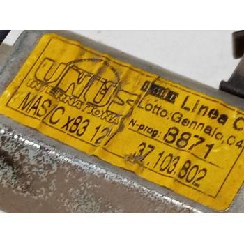 ELEVALUNAS ELECTRICO DELANTERO DERECHO 7700311821 