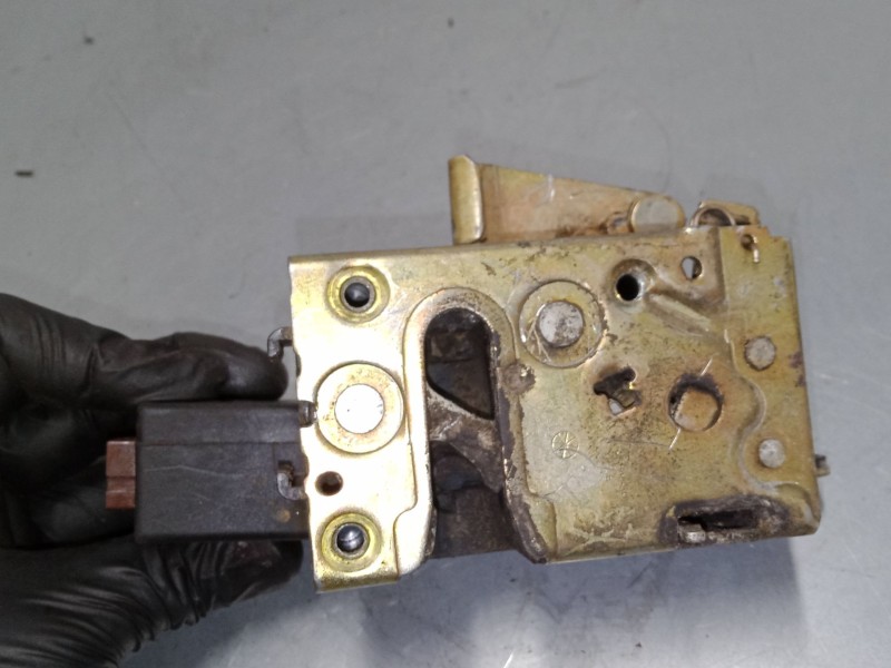 Recambio de cerradura puerta trasera izquierda para peugeot 106 ii (1a_, 1c_) 1.1 i referencia OEM IAM   