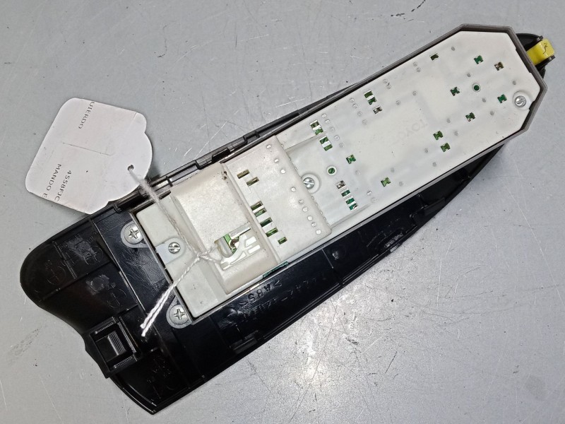 Recambio de mando elevalunas delantero izquierdo para toyota rav 4 iii (_a3_) 2.2 d 4wd (ala30_) referencia OEM IAM   